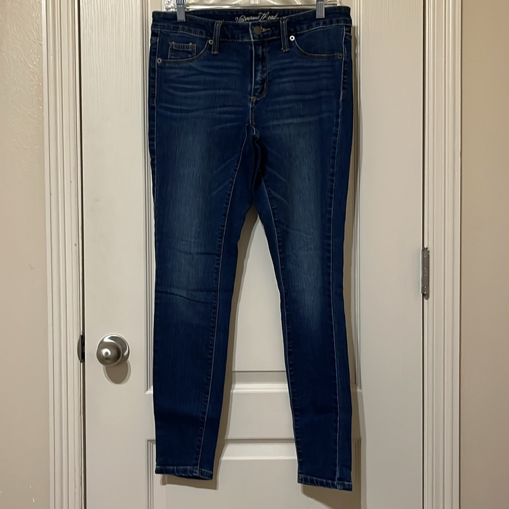 Universal Thread Jegging